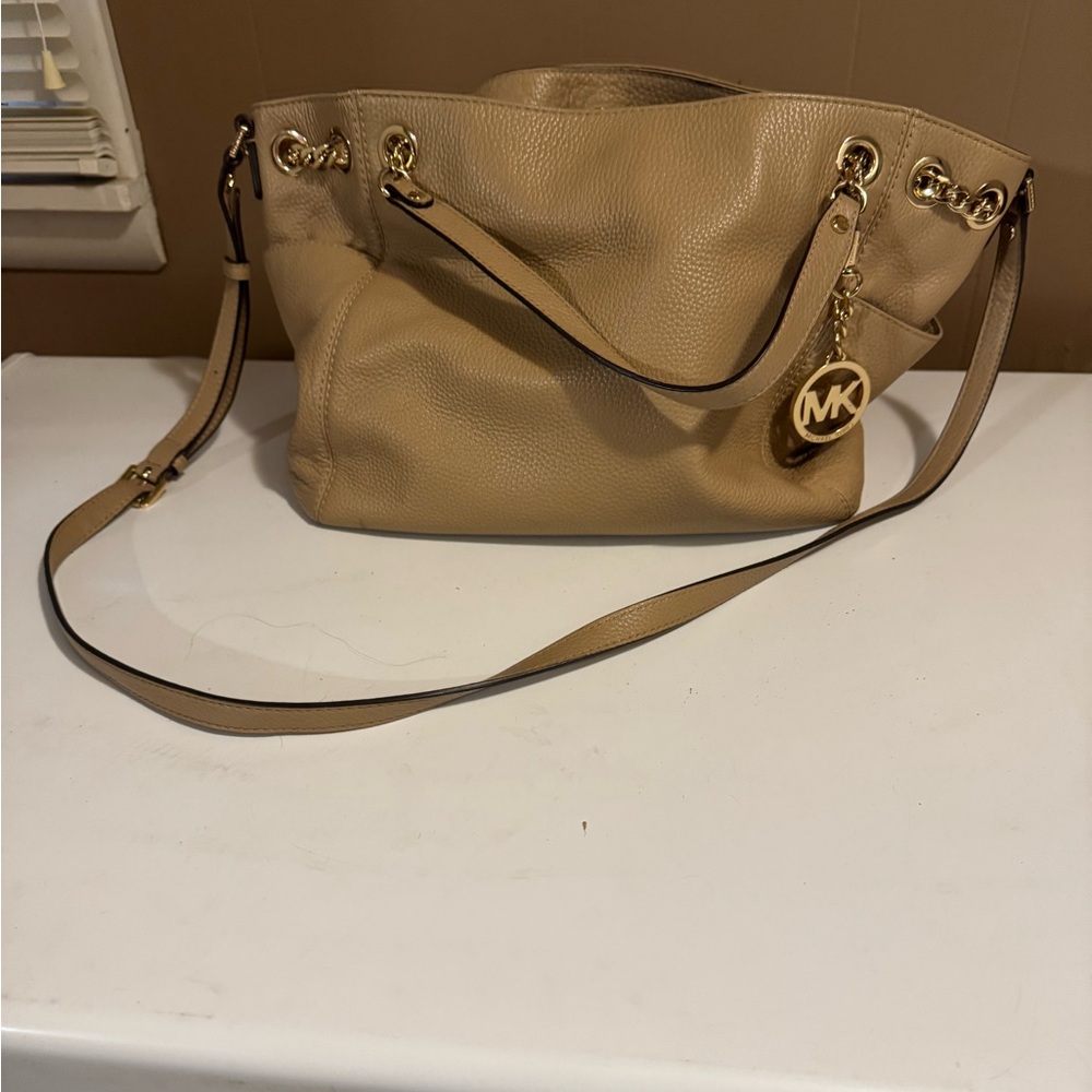 Michael Kors Tan Leather Shoulder Bag with Gold Hardware
